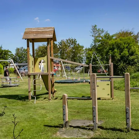 549 Op Recreatiepark De Wielen Chalet